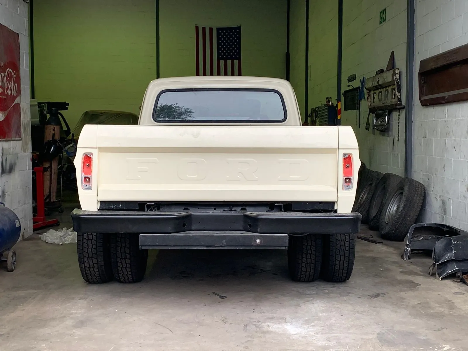 Ford F250 Dually