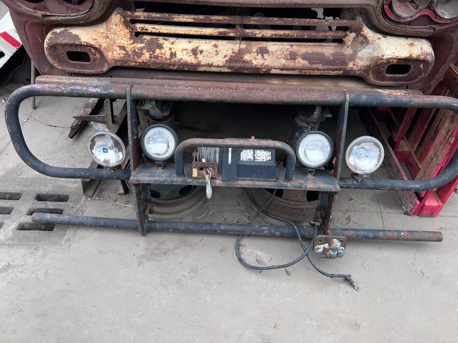 Bull bar with winch