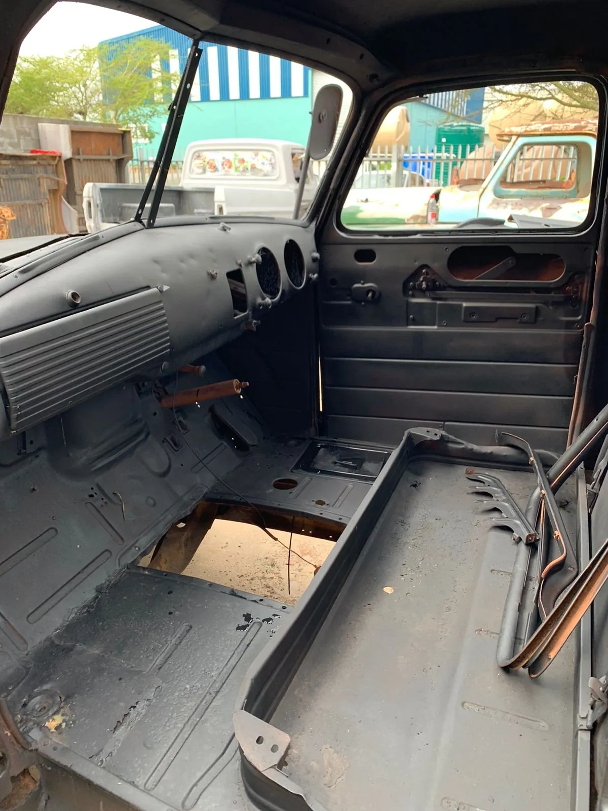 1947-1955 Chevrolet C30 — photo 397